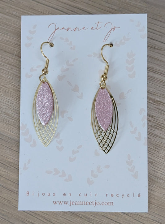 Bijoux " Boucles rose " Rose nacré - Création Jeanne et JO - TU