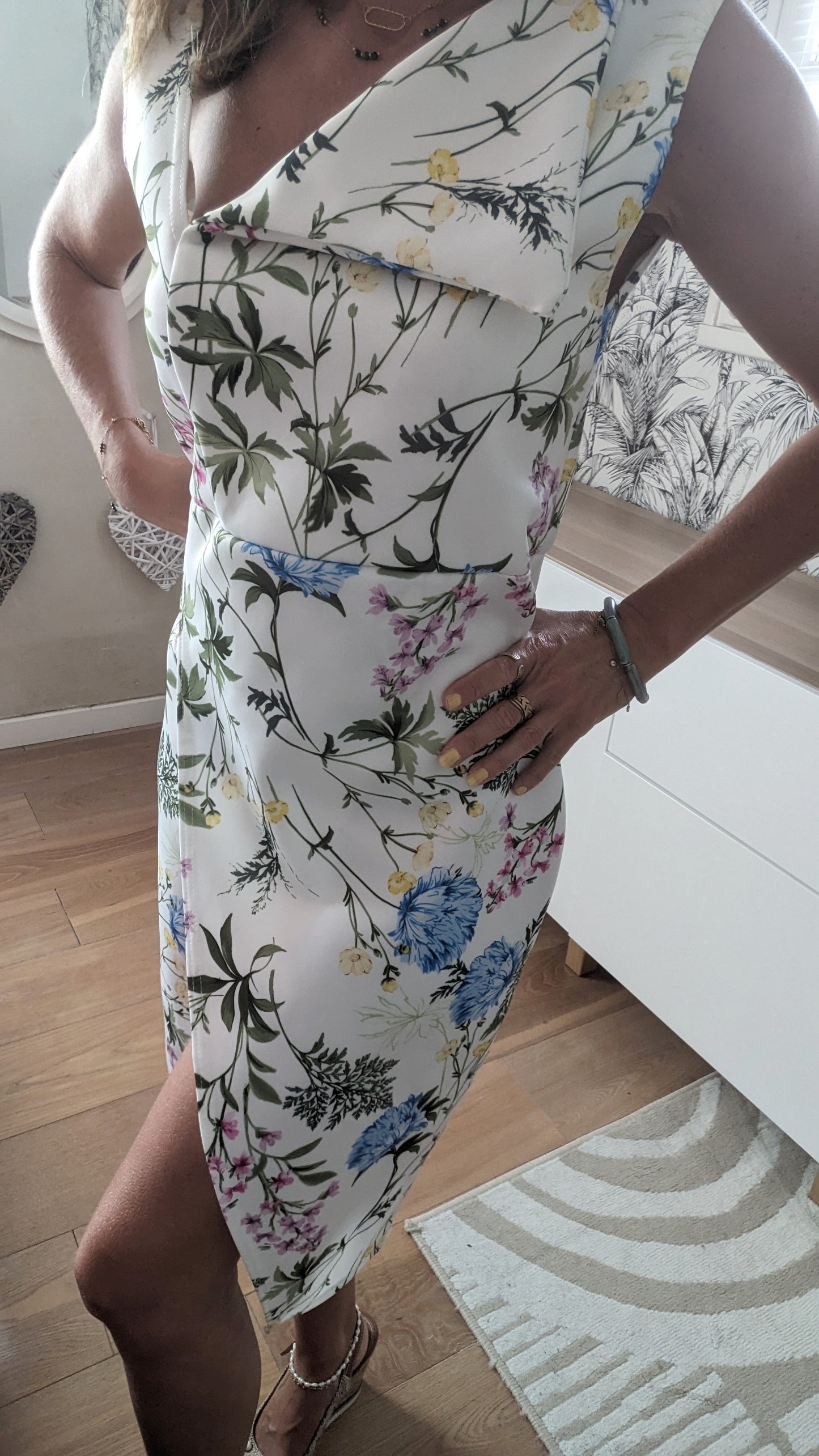 Neuve robe fleurie asymétrique - Asos - 36