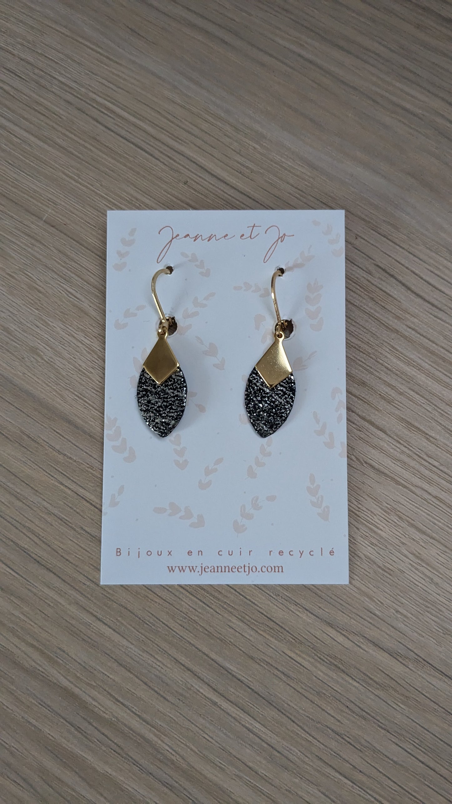 Bijoux Boucles d'oreilles "plumes" noir réveillon - Création Jeanne et JO - TU