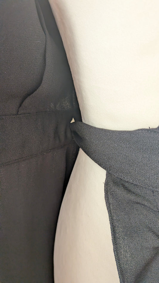 Robe noir croisée à volants - Stradivarius - 36