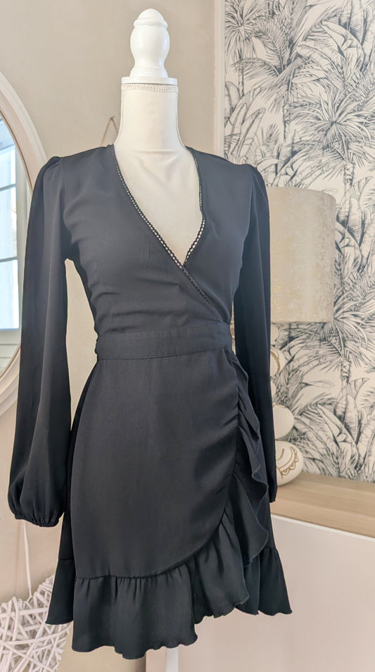 Robe noir croisée à volants - Stradivarius - 36