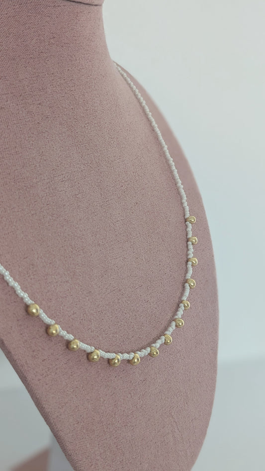 Bijoux Collier blanc doré - Création nantaise La Perleuse en Série - TU