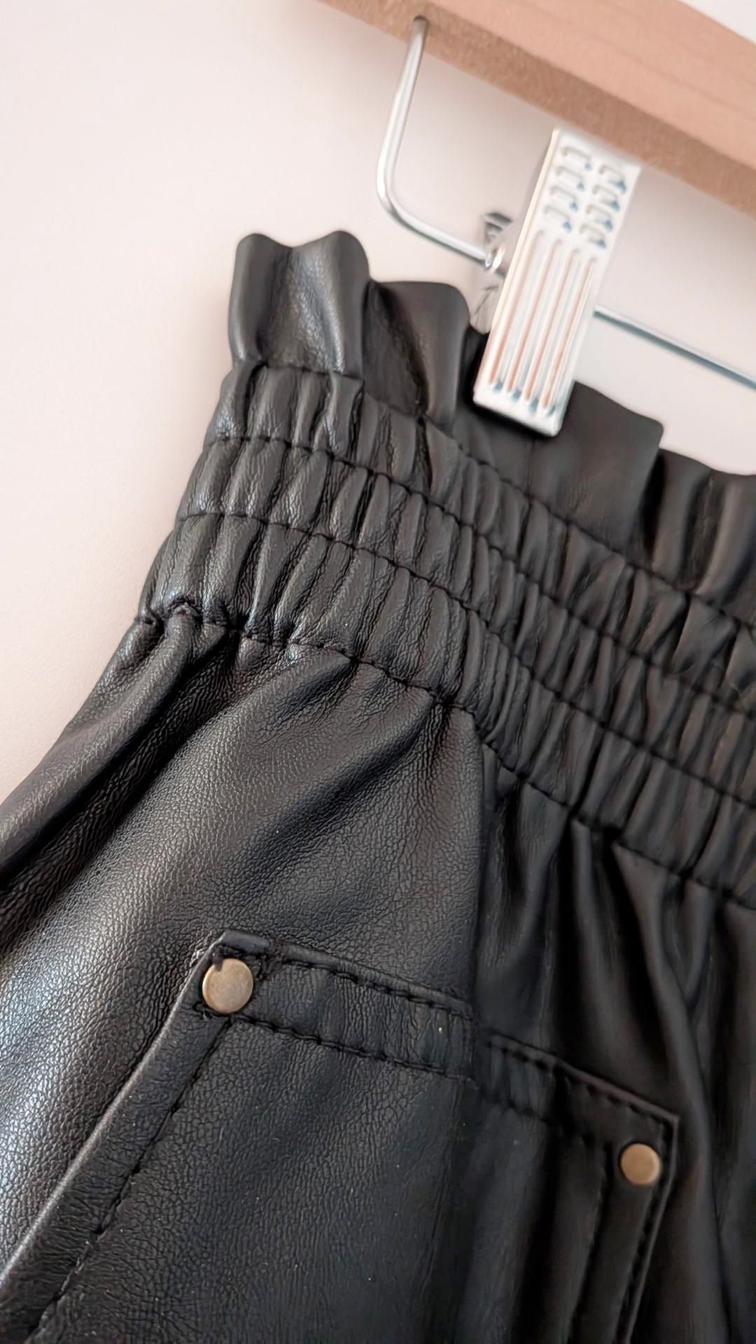 Short en cuir - ZARA - 42