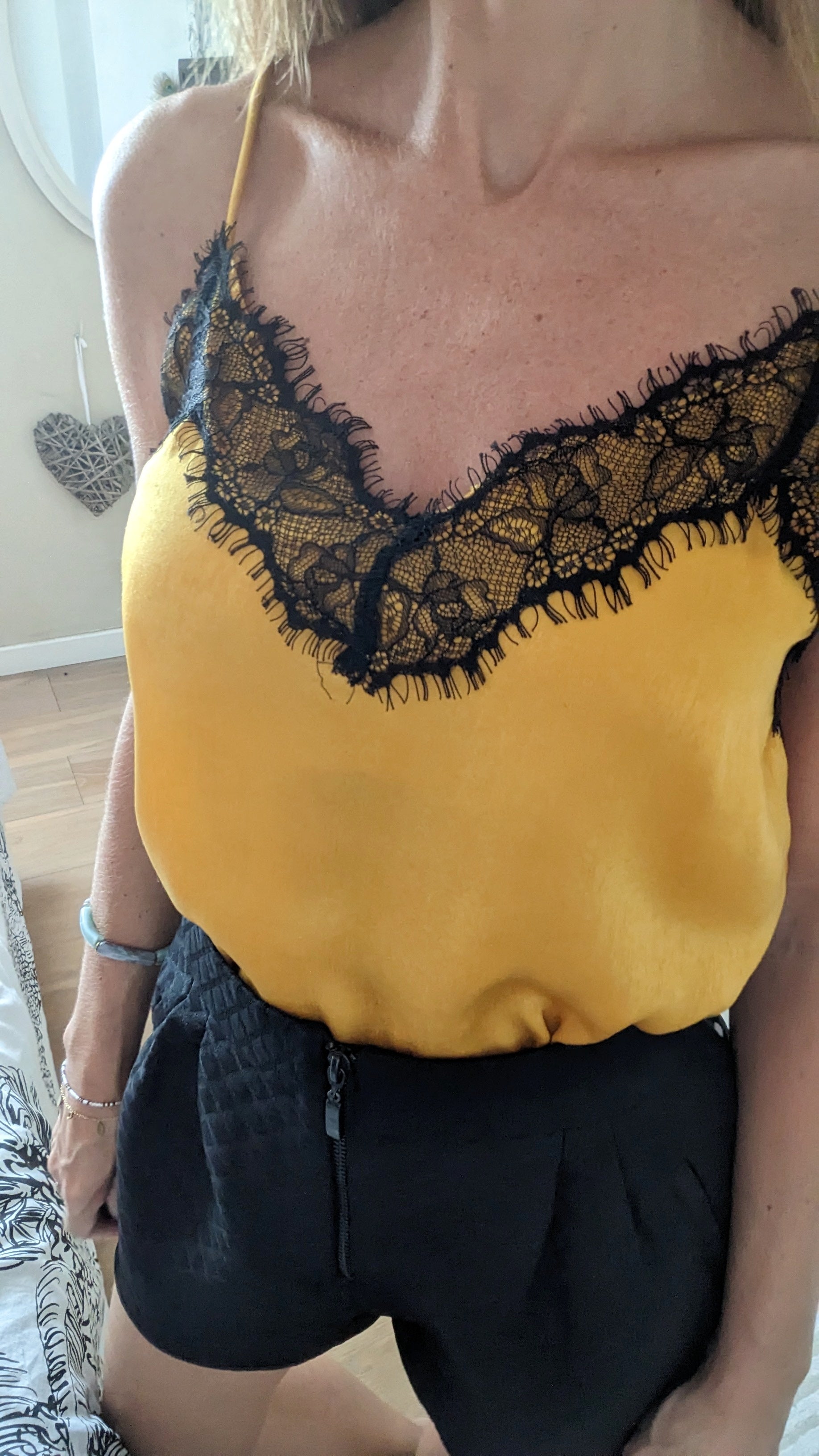 Débardeur moutarde Bershka 34 – Influ-Frip