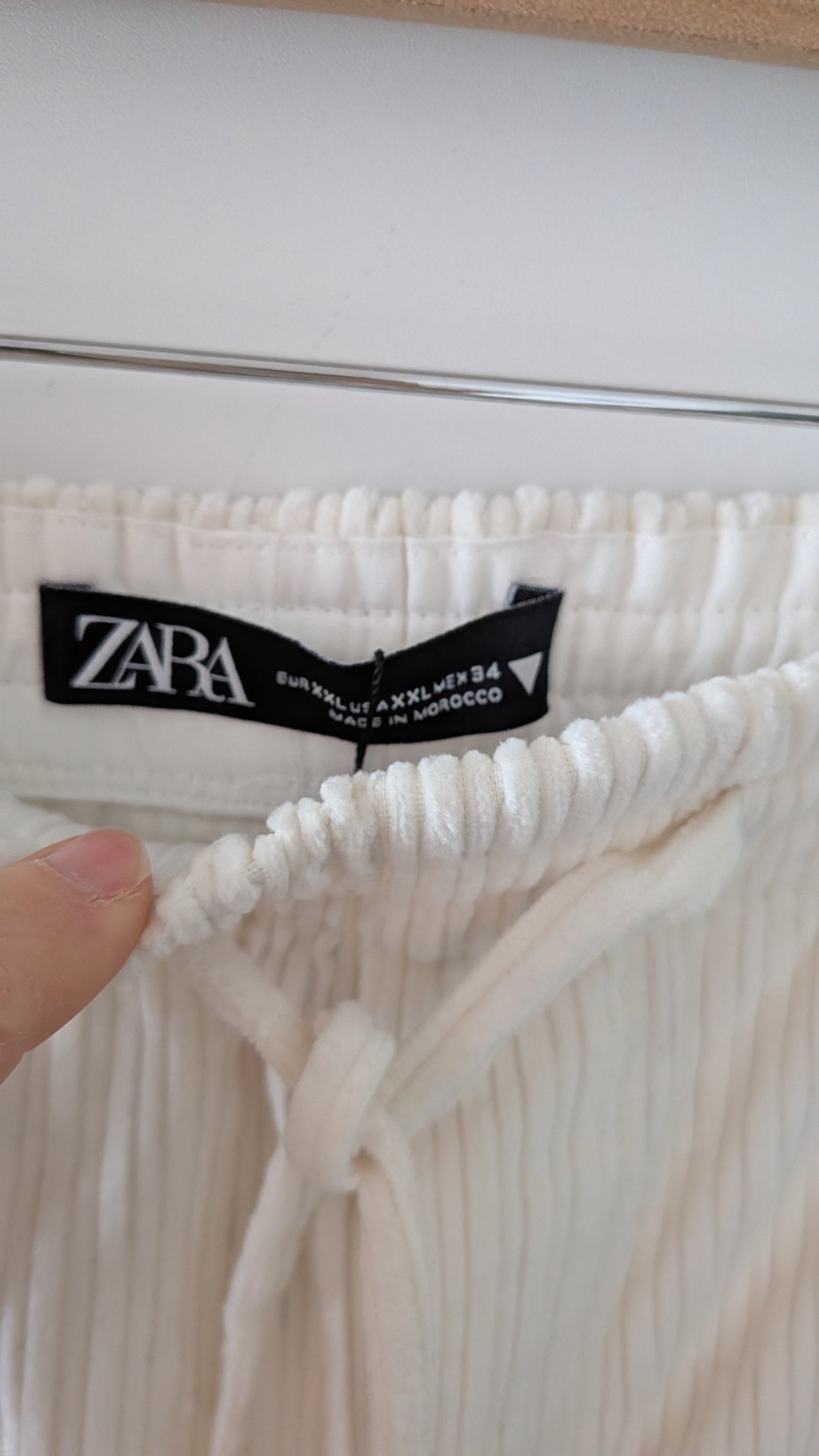 Pantalon velours côtelé blanc - Zara - 44